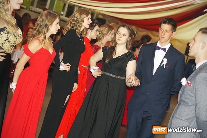 Zdjęcie w galerii na portalu naszwodzislaw.com: Bal na 102! Studniówka Zespołu Szkół Ekonomicznych – część druga wiadomości z regionu