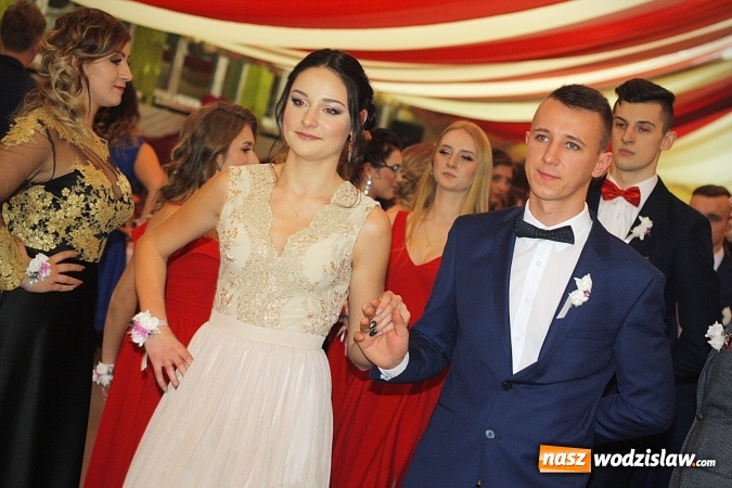 Zdjęcie w galerii na portalu naszwodzislaw.com: Bal na 102! Studniówka Zespołu Szkół Ekonomicznych – część druga wiadomości z regionu