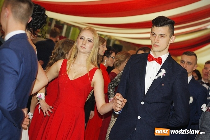 Zdjęcie w galerii na portalu naszwodzislaw.com: Bal na 102! Studniówka Zespołu Szkół Ekonomicznych – część druga wiadomości z regionu