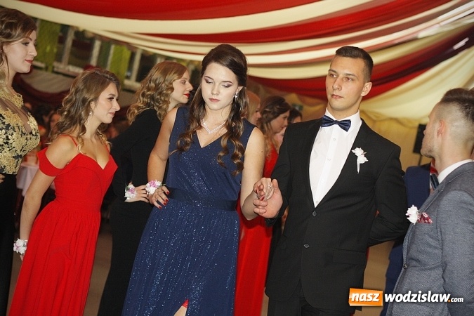 Zdjęcie w galerii na portalu naszwodzislaw.com: Bal na 102! Studniówka Zespołu Szkół Ekonomicznych – część druga wiadomości z regionu