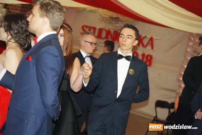 Zdjęcie w galerii na portalu naszwodzislaw.com: Bal na 102! Studniówka Zespołu Szkół Ekonomicznych – część druga wiadomości z regionu