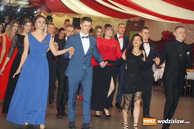 Zdjęcie w galerii na portalu naszwodzislaw.com: Bal na 102! Studniówka Zespołu Szkół Ekonomicznych – część druga wiadomości z regionu