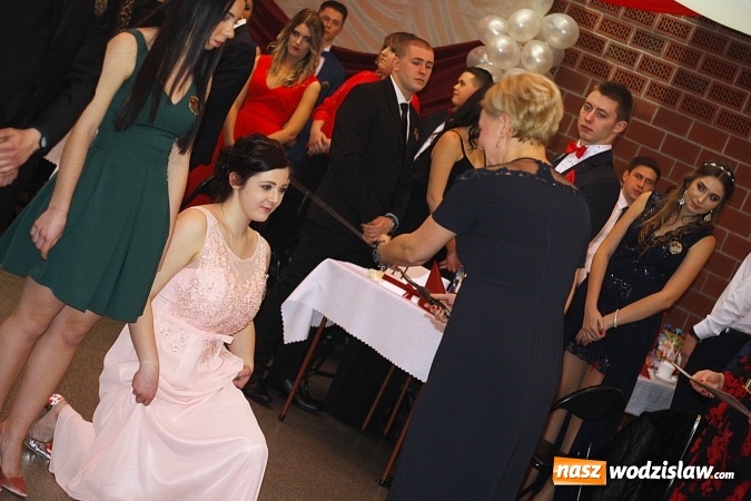Zdjęcie w galerii na portalu naszwodzislaw.com: Bal na 102! Studniówka Zespołu Szkół Ekonomicznych – część druga wiadomości z regionu