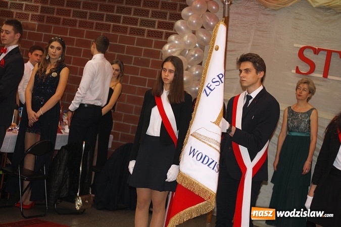 Zdjęcie w galerii na portalu naszwodzislaw.com: Bal na 102! Studniówka Zespołu Szkół Ekonomicznych – część druga wiadomości z regionu