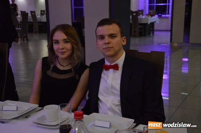 Zdjęcie w galerii na portalu naszwodzislaw.com: Uczniowie z ZST bawią się na studniówce w Premium  wiadomości z regionu