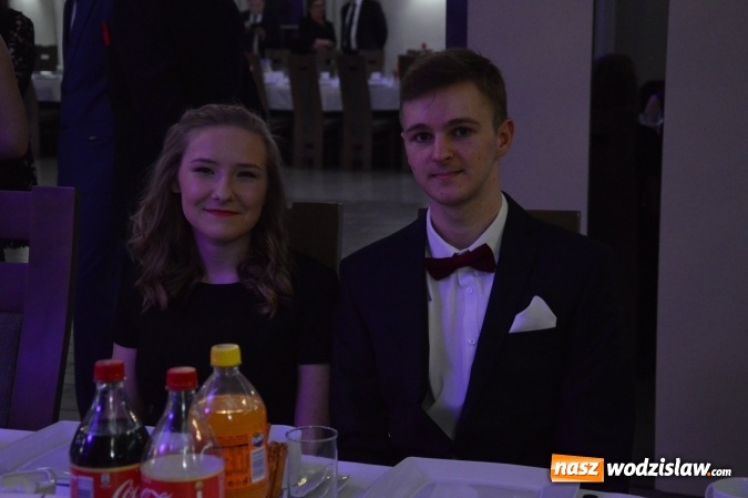 Zdjęcie w galerii na portalu naszwodzislaw.com: Uczniowie z ZST bawią się na studniówce w Premium  wiadomości z regionu