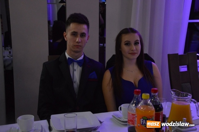 Zdjęcie w galerii na portalu naszwodzislaw.com: Uczniowie z ZST bawią się na studniówce w Premium  wiadomości z regionu