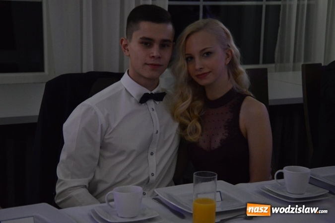 Zdjęcie w galerii na portalu naszwodzislaw.com: Uczniowie z ZST bawią się na studniówce w Premium  wiadomości z regionu