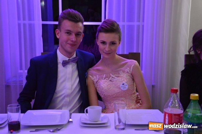 Zdjęcie w galerii na portalu naszwodzislaw.com: Uczniowie z ZST bawią się na studniówce w Premium  wiadomości z regionu