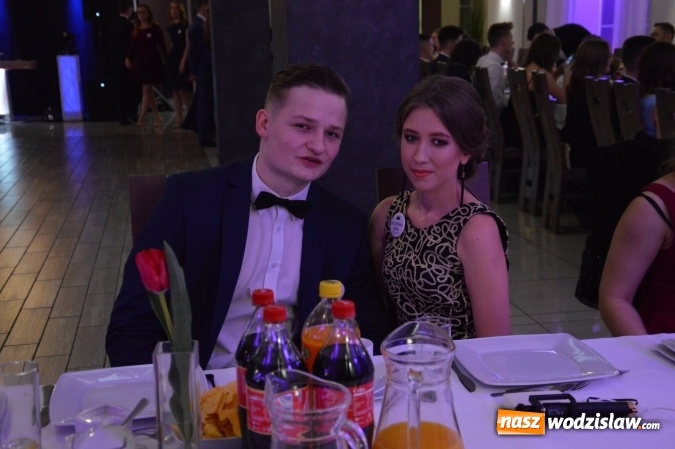 Zdjęcie w galerii na portalu naszwodzislaw.com: Uczniowie z ZST bawią się na studniówce w Premium  wiadomości z regionu