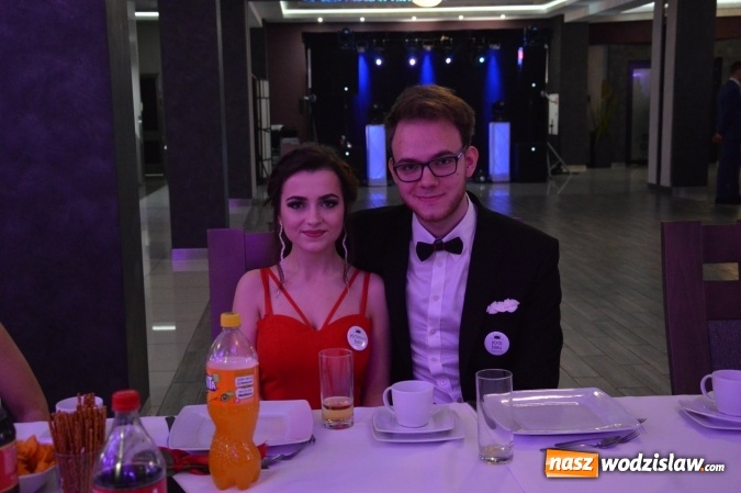 Zdjęcie w galerii na portalu naszwodzislaw.com: Uczniowie z ZST bawią się na studniówce w Premium  wiadomości z regionu