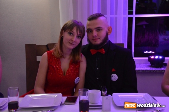 Zdjęcie w galerii na portalu naszwodzislaw.com: Uczniowie z ZST bawią się na studniówce w Premium  wiadomości z regionu