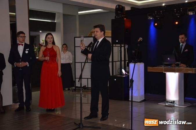 Zdjęcie w galerii na portalu naszwodzislaw.com: Uczniowie z ZST bawią się na studniówce w Premium  wiadomości z regionu