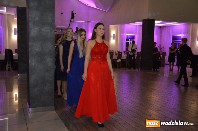 Zdjęcie w galerii na portalu naszwodzislaw.com: Uczniowie z ZST bawią się na studniówce w Premium  wiadomości z regionu