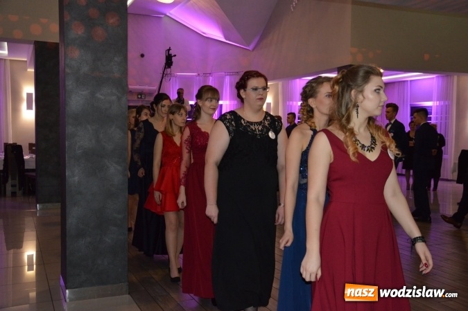 Zdjęcie w galerii na portalu naszwodzislaw.com: Uczniowie z ZST bawią się na studniówce w Premium  wiadomości z regionu