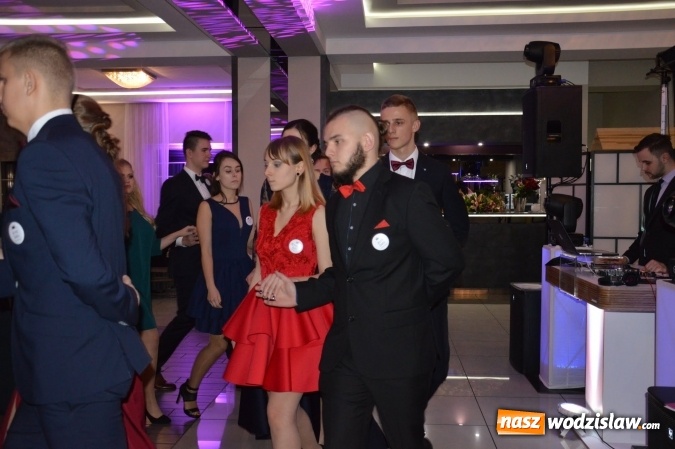 Zdjęcie w galerii na portalu naszwodzislaw.com: Uczniowie z ZST bawią się na studniówce w Premium  wiadomości z regionu