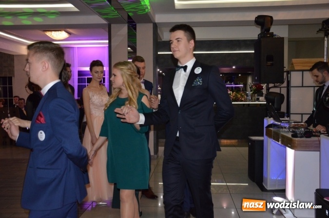 Zdjęcie w galerii na portalu naszwodzislaw.com: Uczniowie z ZST bawią się na studniówce w Premium  wiadomości z regionu