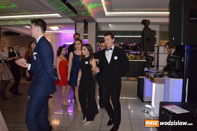 Zdjęcie w galerii na portalu naszwodzislaw.com: Uczniowie z ZST bawią się na studniówce w Premium  wiadomości z regionu