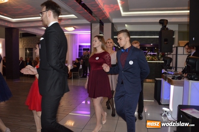 Zdjęcie w galerii na portalu naszwodzislaw.com: Uczniowie z ZST bawią się na studniówce w Premium  wiadomości z regionu