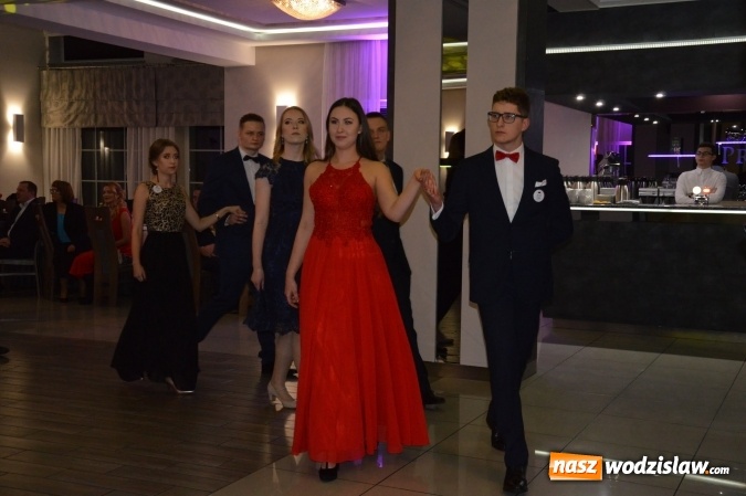 Zdjęcie w galerii na portalu naszwodzislaw.com: Uczniowie z ZST bawią się na studniówce w Premium  wiadomości z regionu