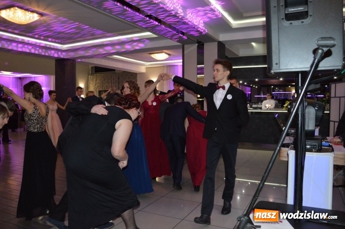 Zdjęcie w galerii na portalu naszwodzislaw.com: Uczniowie z ZST bawią się na studniówce w Premium  wiadomości z regionu