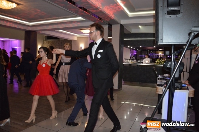 Zdjęcie w galerii na portalu naszwodzislaw.com: Uczniowie z ZST bawią się na studniówce w Premium  wiadomości z regionu