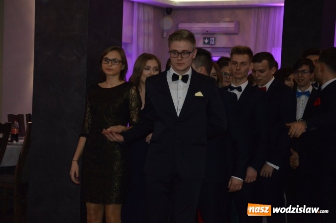 Zdjęcie w galerii na portalu naszwodzislaw.com: Uczniowie z ZST bawią się na studniówce w Premium  wiadomości z regionu