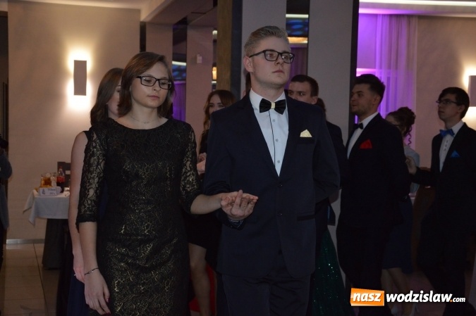 Zdjęcie w galerii na portalu naszwodzislaw.com: Uczniowie z ZST bawią się na studniówce w Premium  wiadomości z regionu