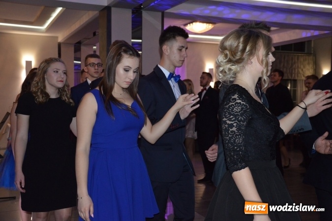 Zdjęcie w galerii na portalu naszwodzislaw.com: Uczniowie z ZST bawią się na studniówce w Premium  wiadomości z regionu