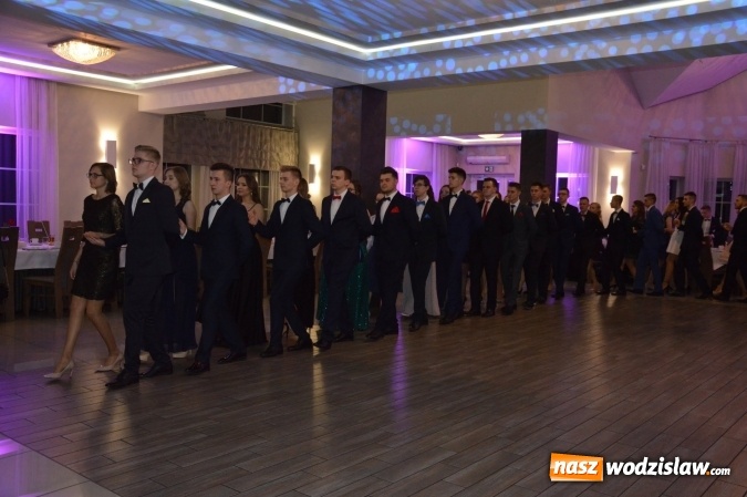 Zdjęcie w galerii na portalu naszwodzislaw.com: Uczniowie z ZST bawią się na studniówce w Premium  wiadomości z regionu