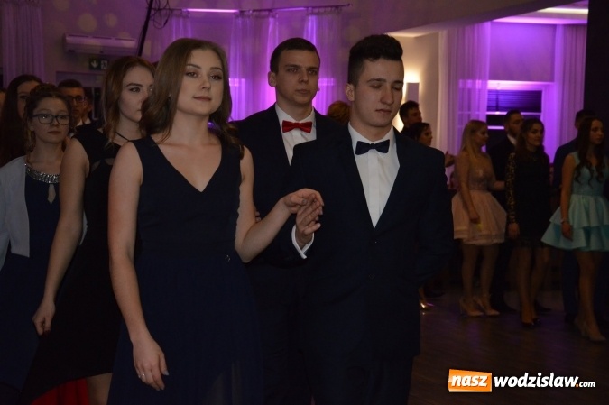 Zdjęcie w galerii na portalu naszwodzislaw.com: Uczniowie z ZST bawią się na studniówce w Premium  wiadomości z regionu