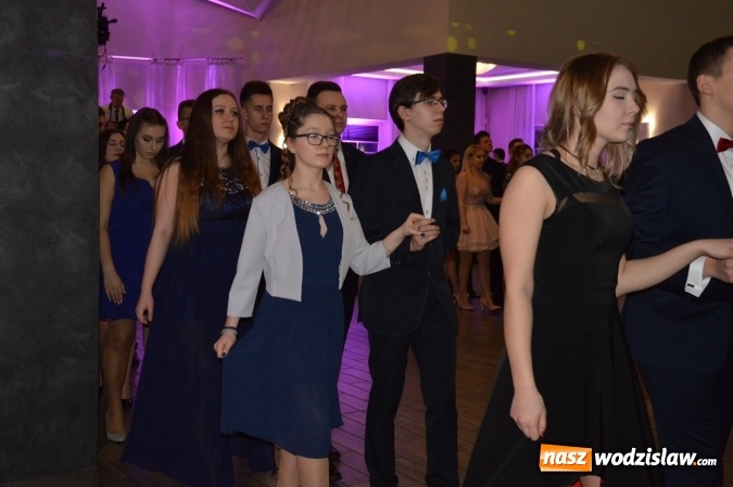 Zdjęcie w galerii na portalu naszwodzislaw.com: Uczniowie z ZST bawią się na studniówce w Premium  wiadomości z regionu