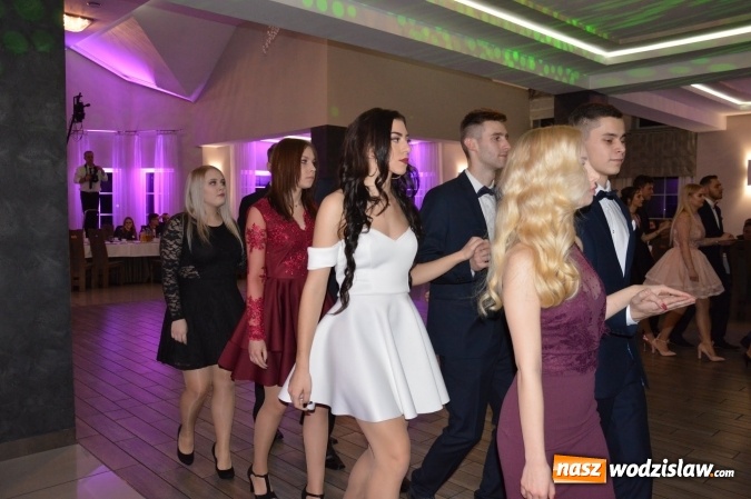 Zdjęcie w galerii na portalu naszwodzislaw.com: Uczniowie z ZST bawią się na studniówce w Premium  wiadomości z regionu