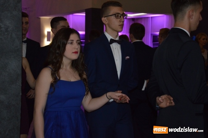 Zdjęcie w galerii na portalu naszwodzislaw.com: Uczniowie z ZST bawią się na studniówce w Premium  wiadomości z regionu