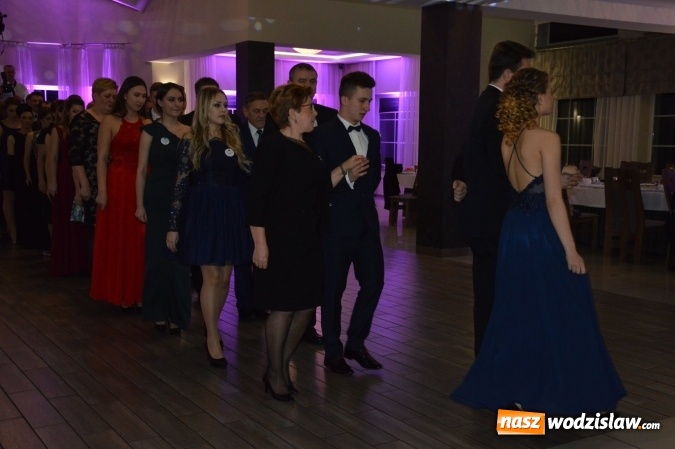 Zdjęcie w galerii na portalu naszwodzislaw.com: Uczniowie z ZST bawią się na studniówce w Premium  wiadomości z regionu