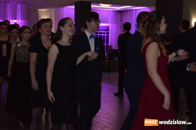 Zdjęcie w galerii na portalu naszwodzislaw.com: Uczniowie z ZST bawią się na studniówce w Premium  wiadomości z regionu