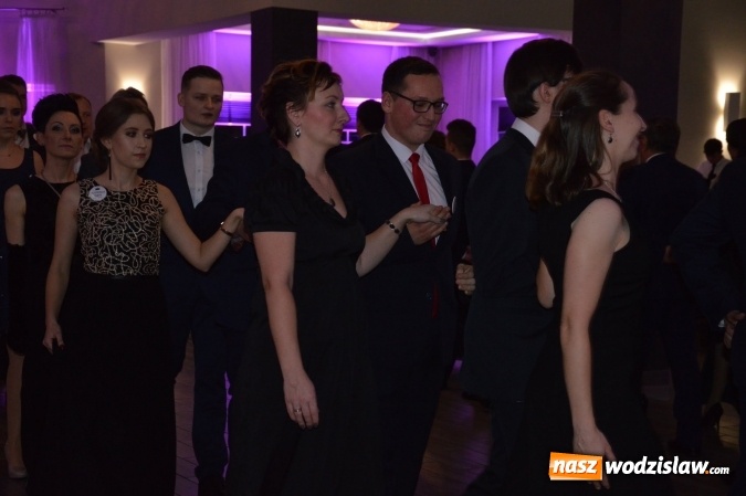 Zdjęcie w galerii na portalu naszwodzislaw.com: Uczniowie z ZST bawią się na studniówce w Premium  wiadomości z regionu