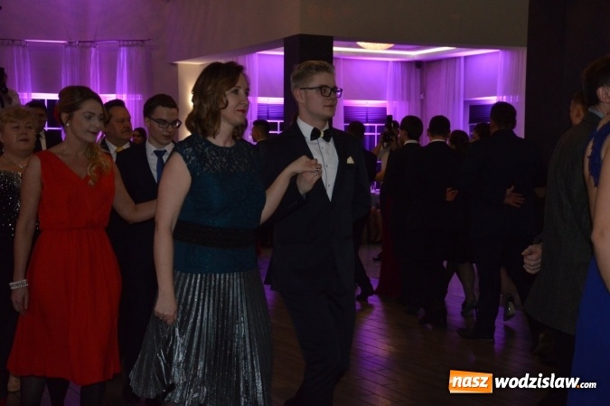 Zdjęcie w galerii na portalu naszwodzislaw.com: Uczniowie z ZST bawią się na studniówce w Premium  wiadomości z regionu