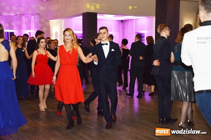 Zdjęcie w galerii na portalu naszwodzislaw.com: Uczniowie z ZST bawią się na studniówce w Premium  wiadomości z regionu