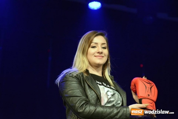 Zdjęcie w galerii na portalu naszwodzislaw.com: Wiemy ile zebrano na rzecz Aleksandry Hübner w ramach piątkowego koncertu w WCK wiadomości z regionu