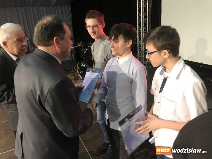 Zdjęcie w galerii na portalu naszwodzislaw.com: Młodzieżowa gala biznesu. Egzoszkielet z powiatu wodzisławskiego najwyżej oceniony  wiadomości z regionu