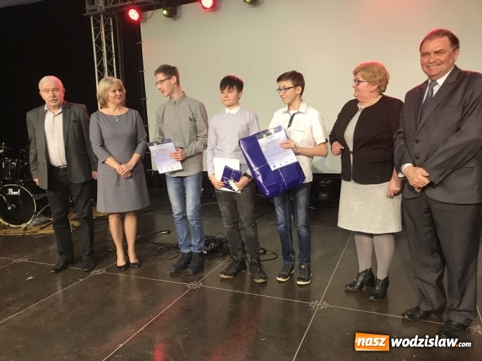 Zdjęcie w galerii na portalu naszwodzislaw.com: Młodzieżowa gala biznesu. Egzoszkielet z powiatu wodzisławskiego najwyżej oceniony  wiadomości z regionu