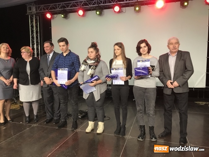 Zdjęcie w galerii na portalu naszwodzislaw.com: Młodzieżowa gala biznesu. Egzoszkielet z powiatu wodzisławskiego najwyżej oceniony  wiadomości z regionu