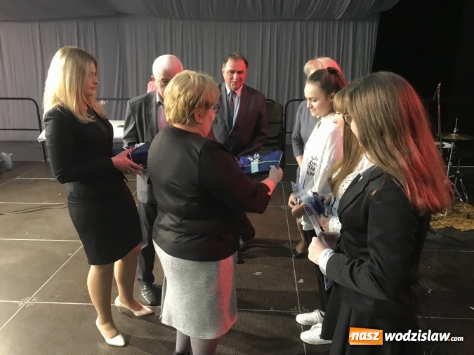 Zdjęcie w galerii na portalu naszwodzislaw.com: Młodzieżowa gala biznesu. Egzoszkielet z powiatu wodzisławskiego najwyżej oceniony  wiadomości z regionu