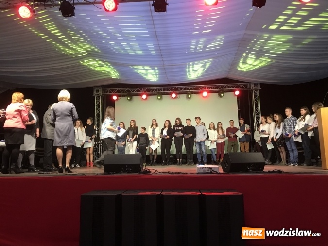 Zdjęcie w galerii na portalu naszwodzislaw.com: Młodzieżowa gala biznesu. Egzoszkielet z powiatu wodzisławskiego najwyżej oceniony  wiadomości z regionu