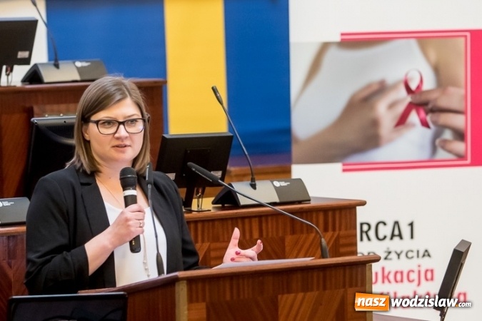 Zdjęcie w galerii na portalu naszwodzislaw.com: Przedstawiciele środowiska medycznego, samorządowcy i parlamentarzyści dyskutowali o refundacji leczenia kobiet wiadomości z regionu