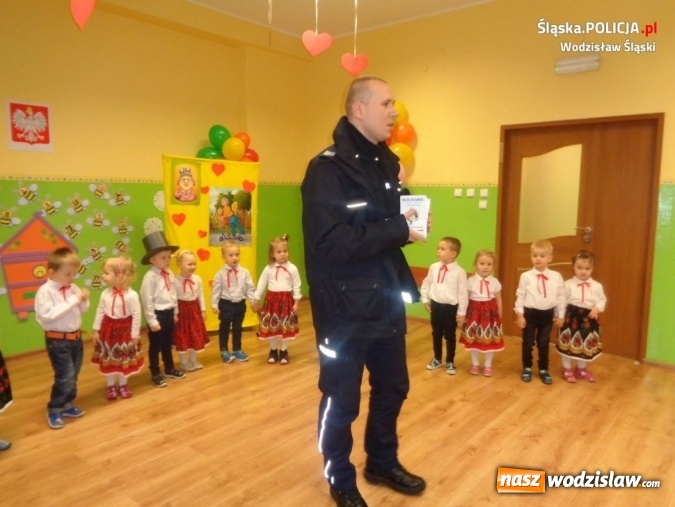 Zdjęcie w galerii na portalu naszwodzislaw.com: Policjanci rozmawiali z seniorami o ich bezpieczeństwie wiadomości z regionu