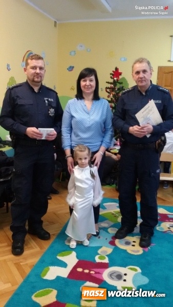 Zdjęcie w galerii na portalu naszwodzislaw.com: Policjanci rozmawiali z seniorami o ich bezpieczeństwie wiadomości z regionu