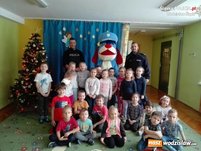 Zdjęcie w galerii na portalu naszwodzislaw.com: Policjanci rozmawiali z seniorami o ich bezpieczeństwie wiadomości z regionu