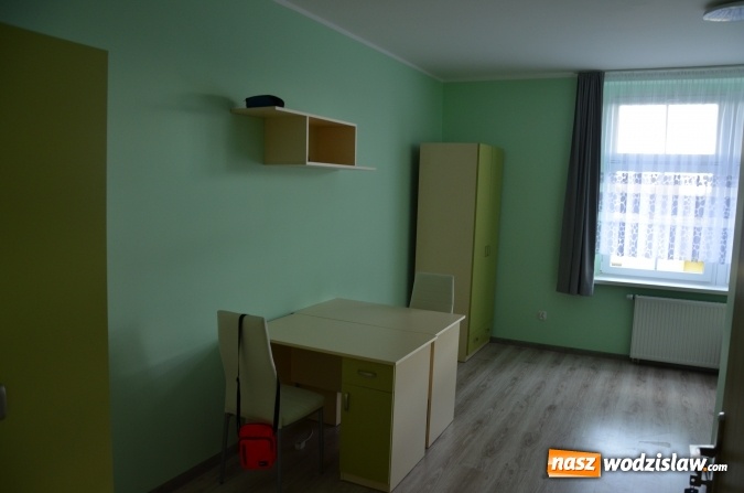 Zdjęcie w galerii na portalu naszwodzislaw.com: Powiatowa inwestycja w ludzi. Mieszkania chronione oficjalnie otwarte  wiadomości z regionu